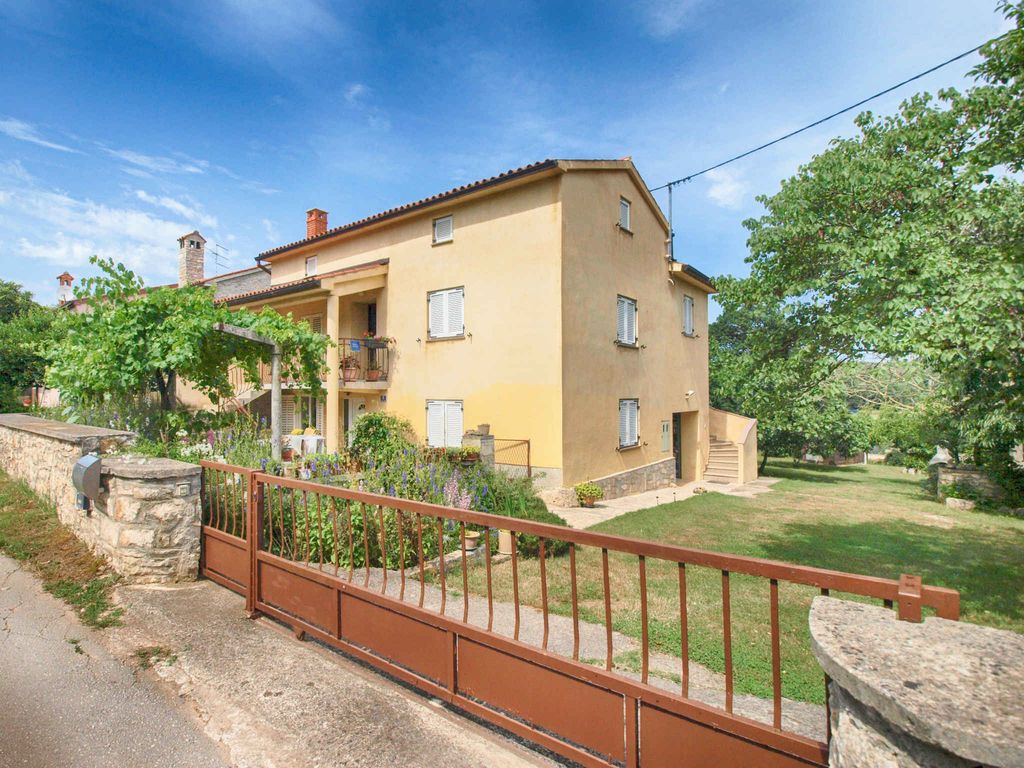 Ferienwohnung mit Terrasse und Grill