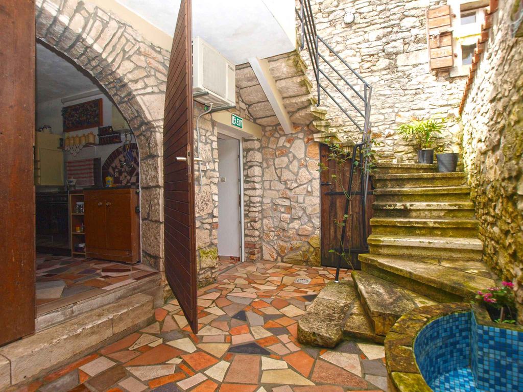 Ferienhaus mit Klimaanlage und Terrasse mit Grill