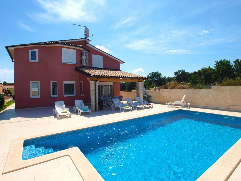 Villa mit Pool