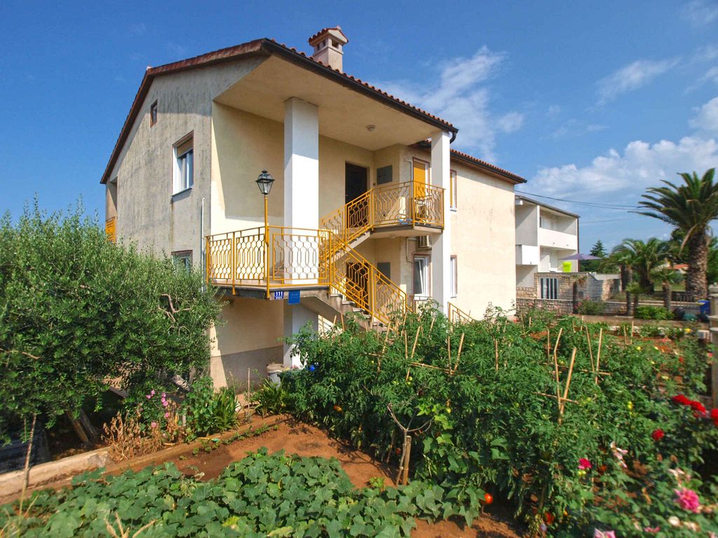Ferienwohnung mit Balkon und Klimaanlage