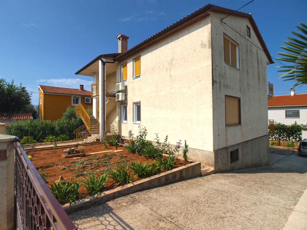 Ferienwohnung mit Balkon und Klimaanlage