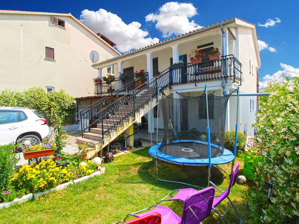 Ferienwohnung mit Klima und gedeckter Terrasse