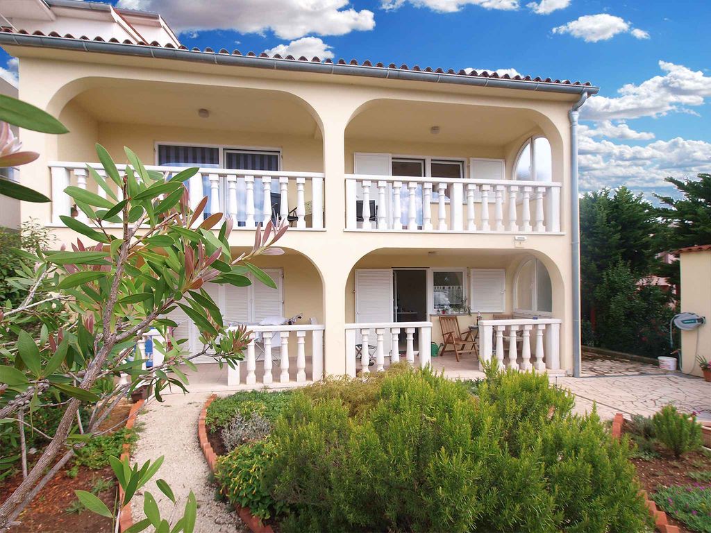 Ferienwohnung mit 2 Schlafzimmer und Terrasse