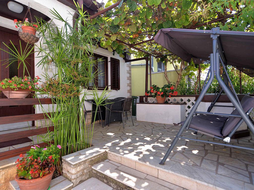 Ferienwohnung mit Klimaanlage und großer Terrasse