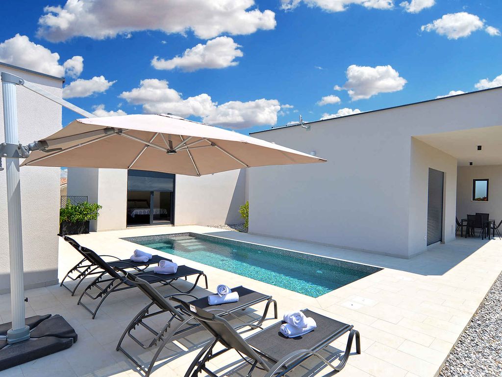 Villa mit Swimmingpool und Sauna