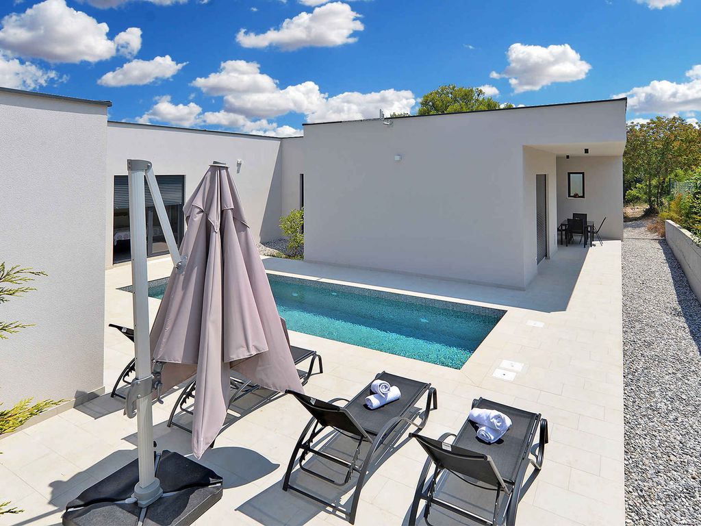 Villa mit Swimmingpool und Sauna