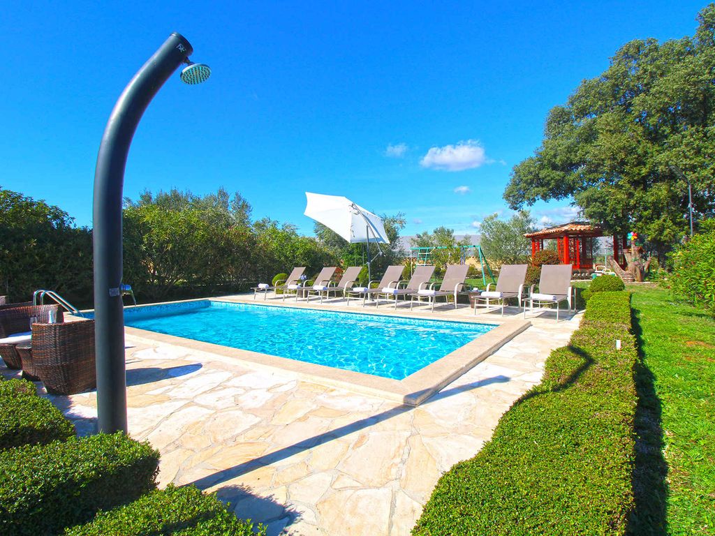 Ferienhaus mit Klimaanlage und Pool