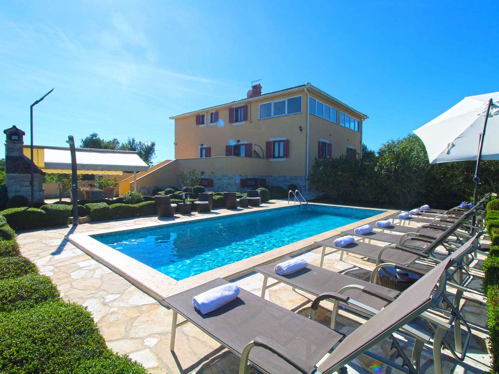 Ferienhaus mit Klimaanlage und Pool