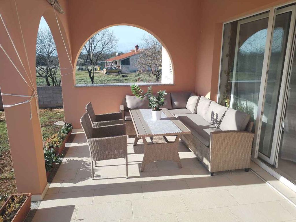Ferienhaus mit Terrasse und Grill