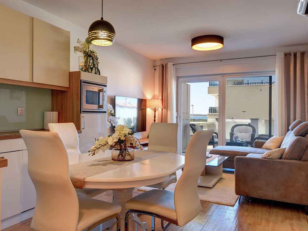 Ferienwohnung modern eingerichtet mit Meerblick