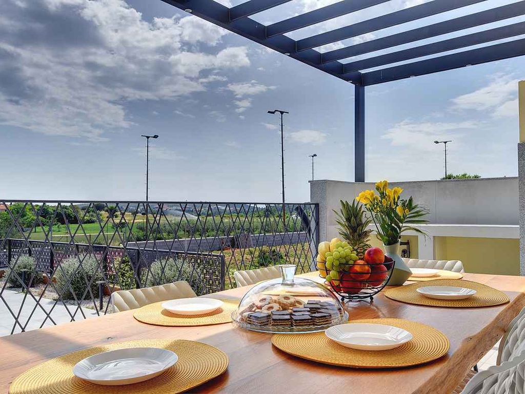Ferienhaus mit Pool für 6 Personen