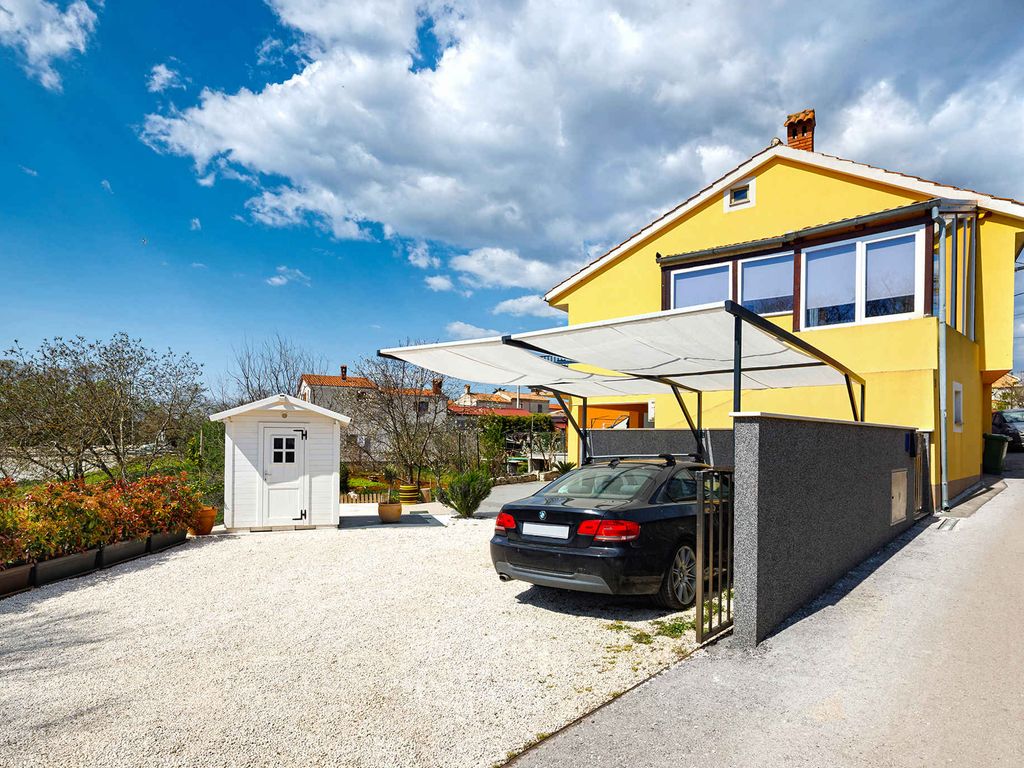Ferienwohnung mit Terrasse und Grillnutzung