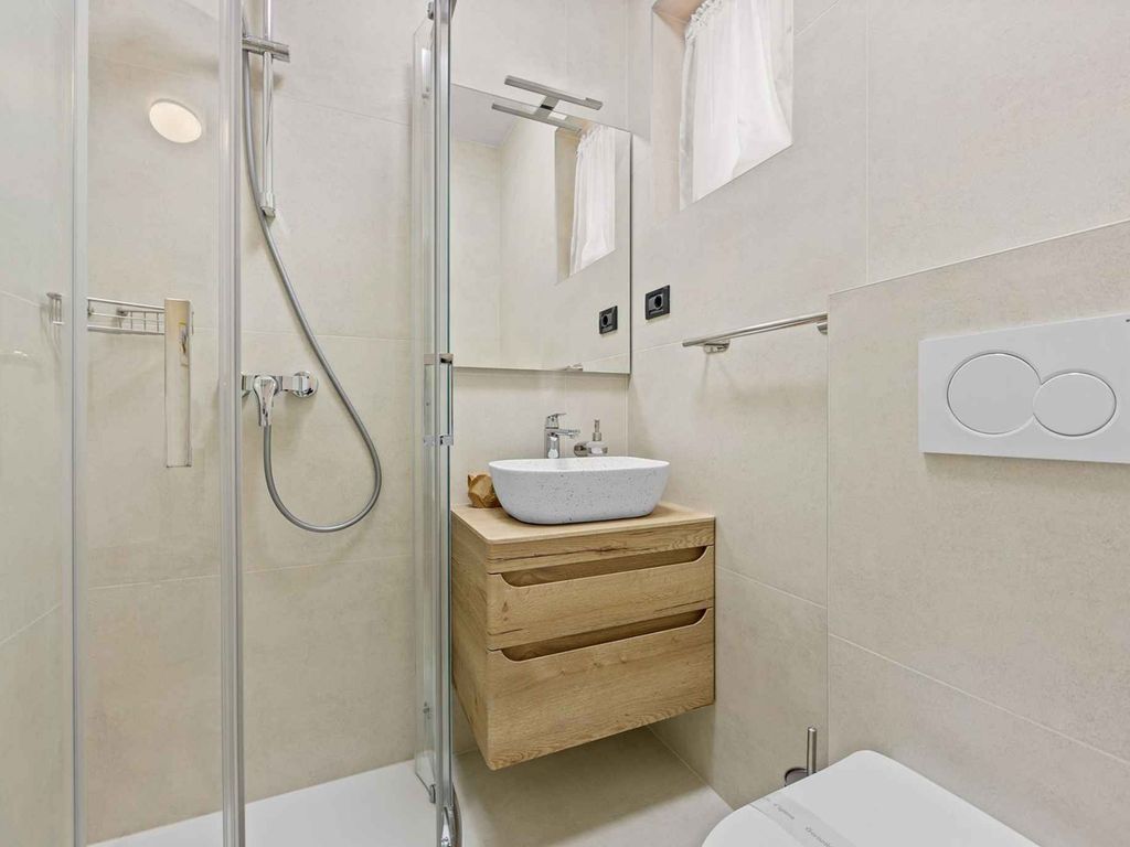 Ferienwohnung mit Balkon und Pool