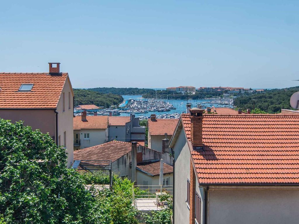 Ferienwohnung mit Balkon und Meerblick
