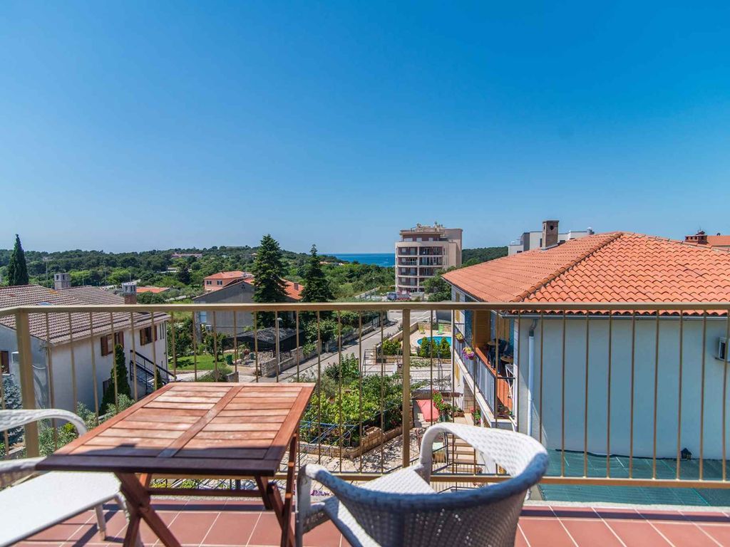 Ferienwohnung mit Balkon und Meerblick