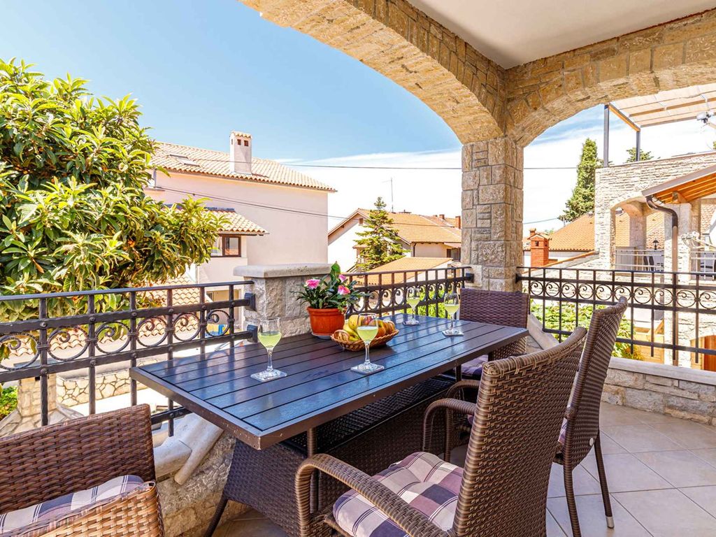 Ferienwohnung mit Balkon und Klimaanlage
