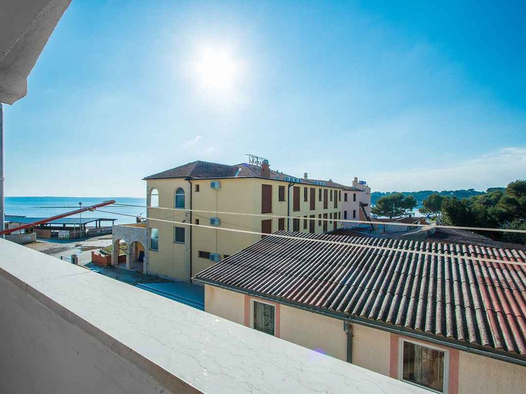 Ferienwohnung Moderne Apartmen mit Klimaanlage, nur 70m vom Strand.