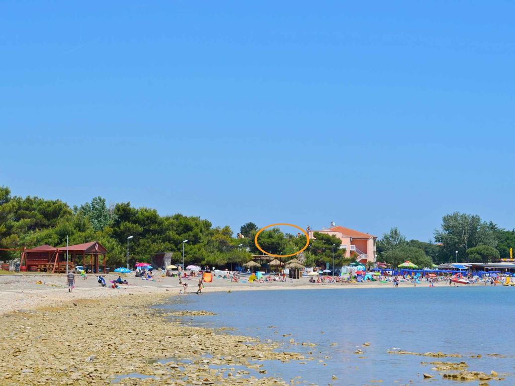 Ferienwohnung Moderne Apartmen mit Klimaanlage, nur 70m vom Strand.