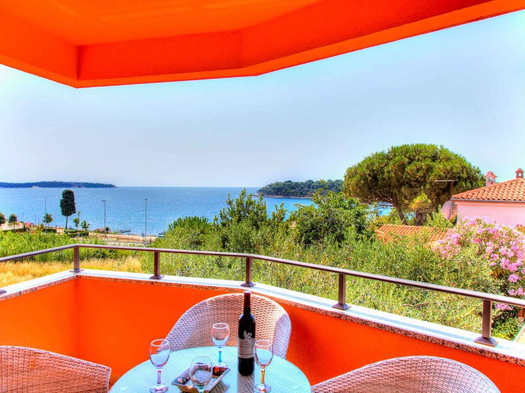 Ferienwohnung mit Klimaanlage, Balkon und Meerblick in Pula