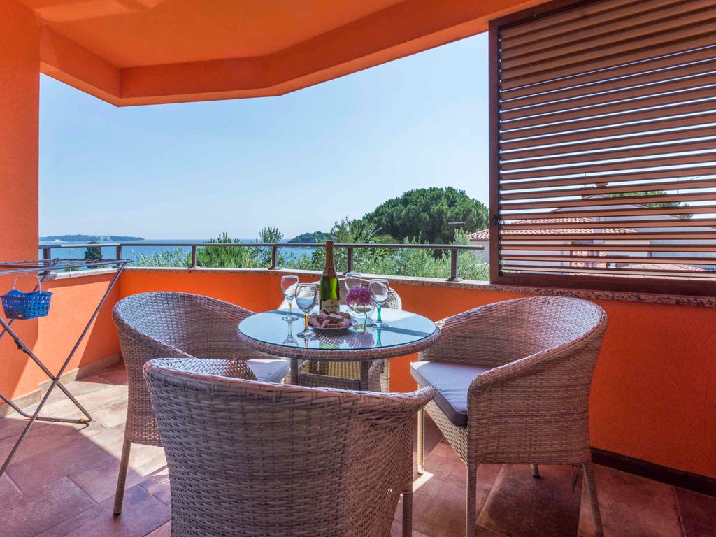 Ferienwohnung mit Klimaanlage, Balkon und Meerblick in Pula