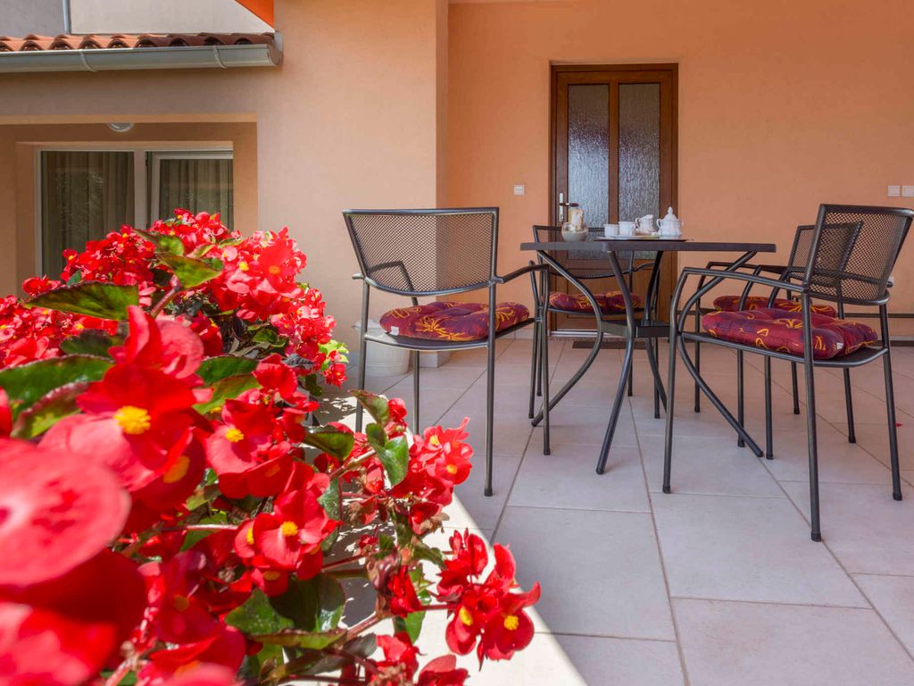 Ferienwohnung mit Klimaanlage, Balkon und Meerblick in Pula