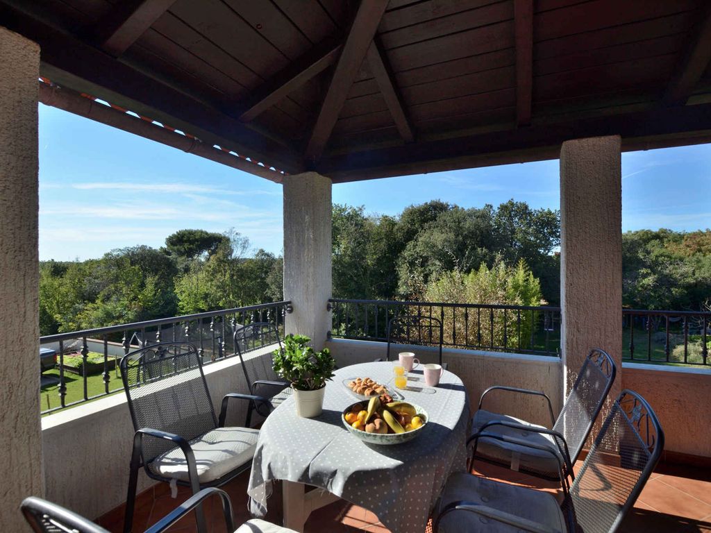 Ferienwohnung mit Klimaanlage und Terrasse in Pula