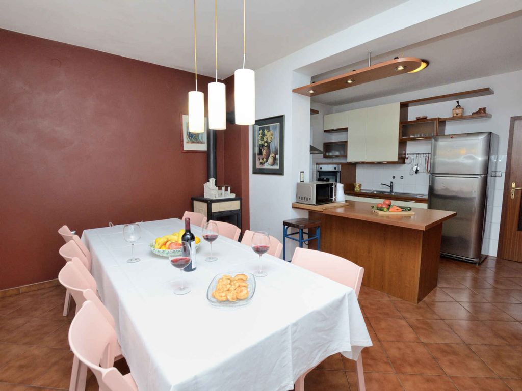 Ferienwohnung mit Klimaanlage und Terrasse in Pula