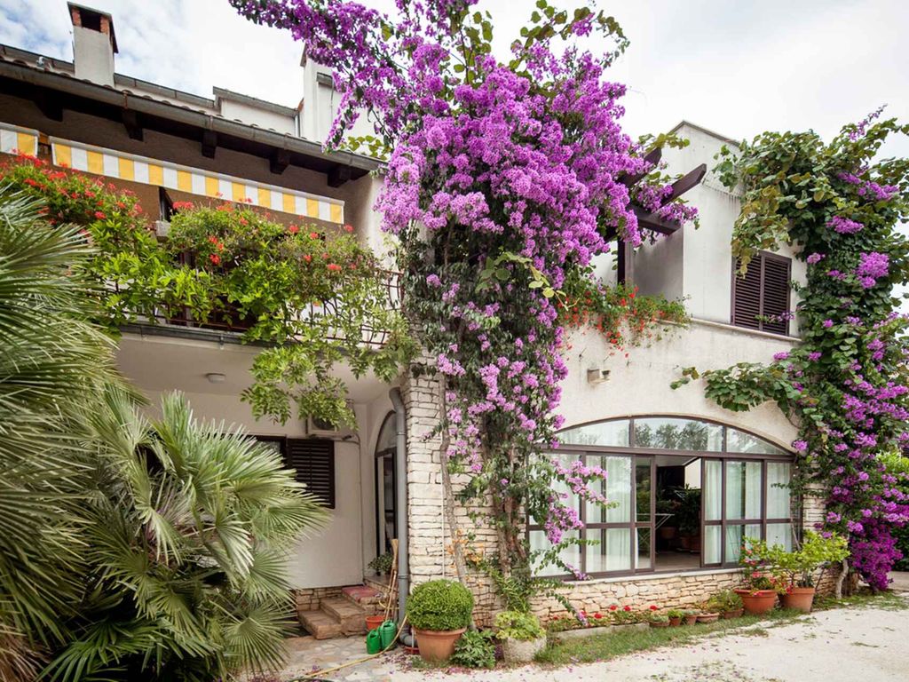 Ferienwohnung mit Klimaanlage und Balkon