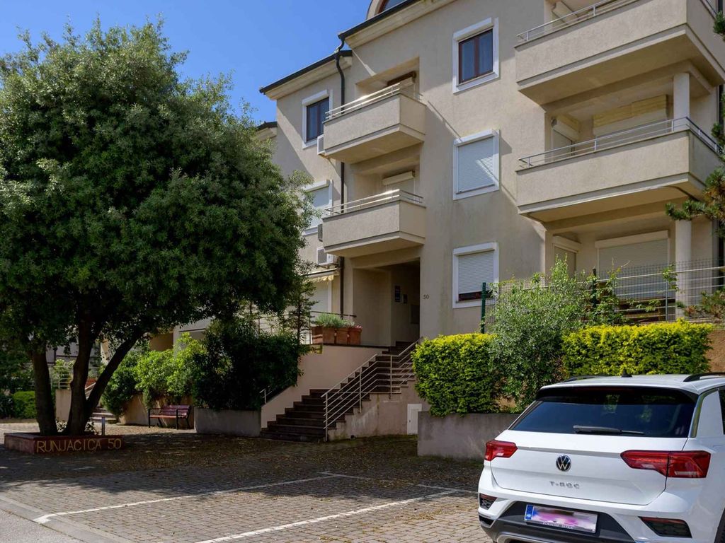 Ferienwohnung mit Klimaanlage und Balkon