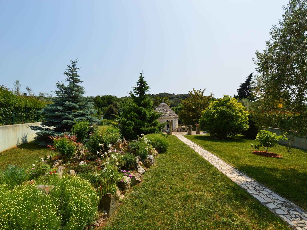 Ferienwohnung mit grossen Garten