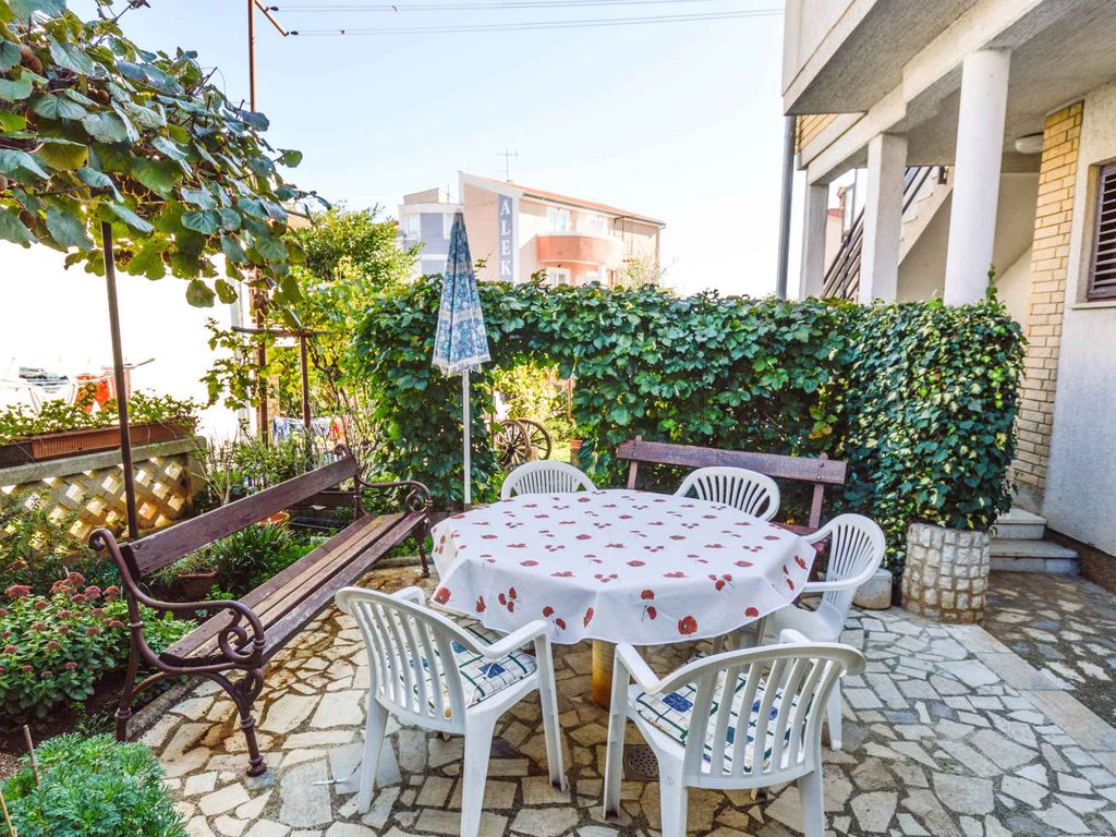 Ferienwohnung mit Terrasse und Klimaanlage