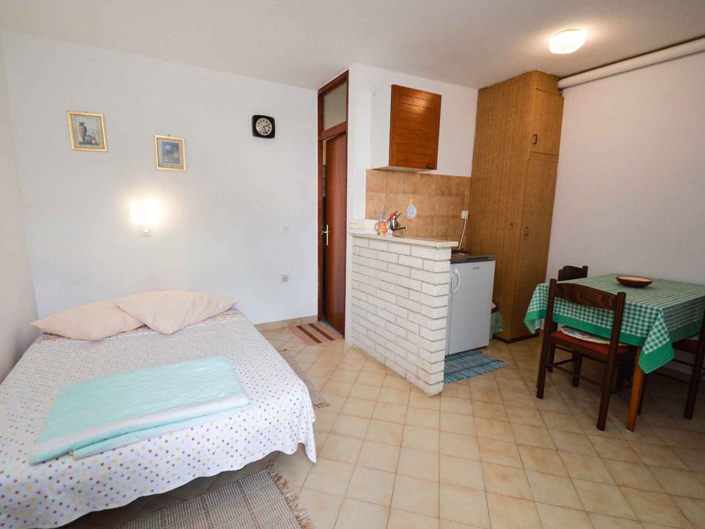 Studio Studio mit Terrasse und Internet