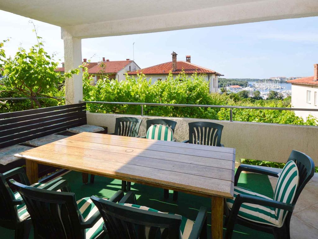Ferienwohnung mit Balkon und TV-SAT