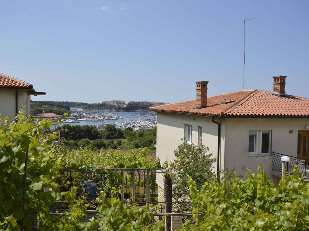 Ferienwohnung mit Balkon und TV-SAT