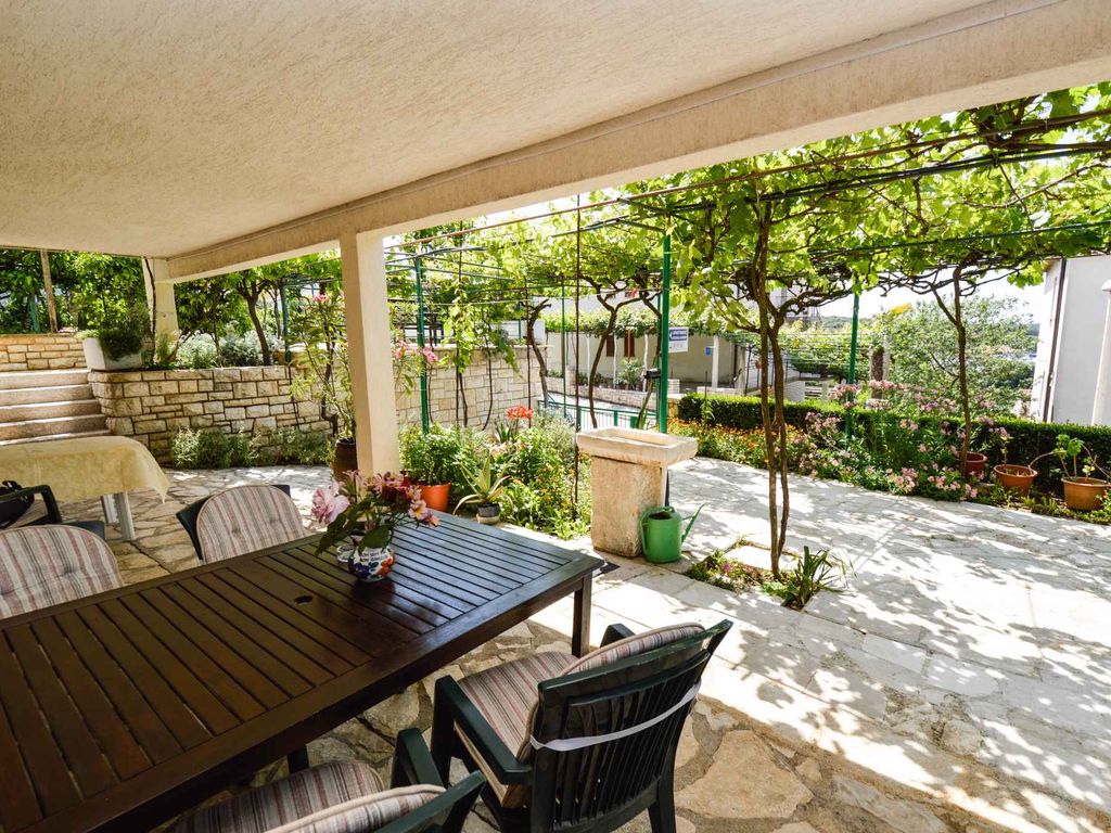Ferienwohnung mit großer Terrasse