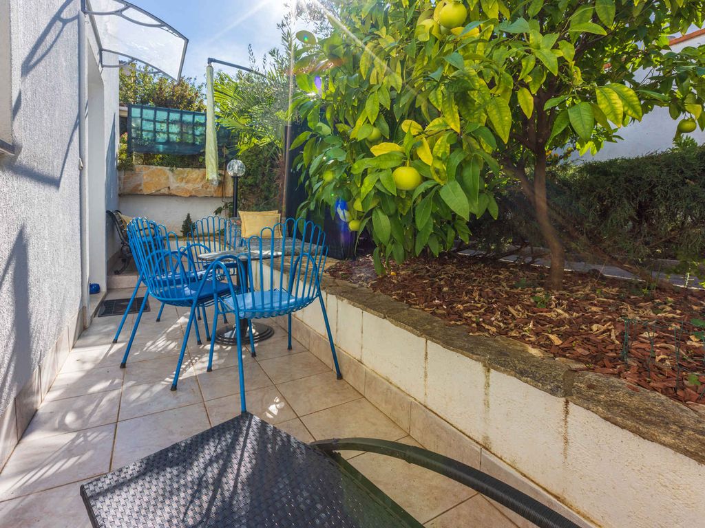 Ferienwohnung mit privater Terrasse und Grillmöglichkeit
