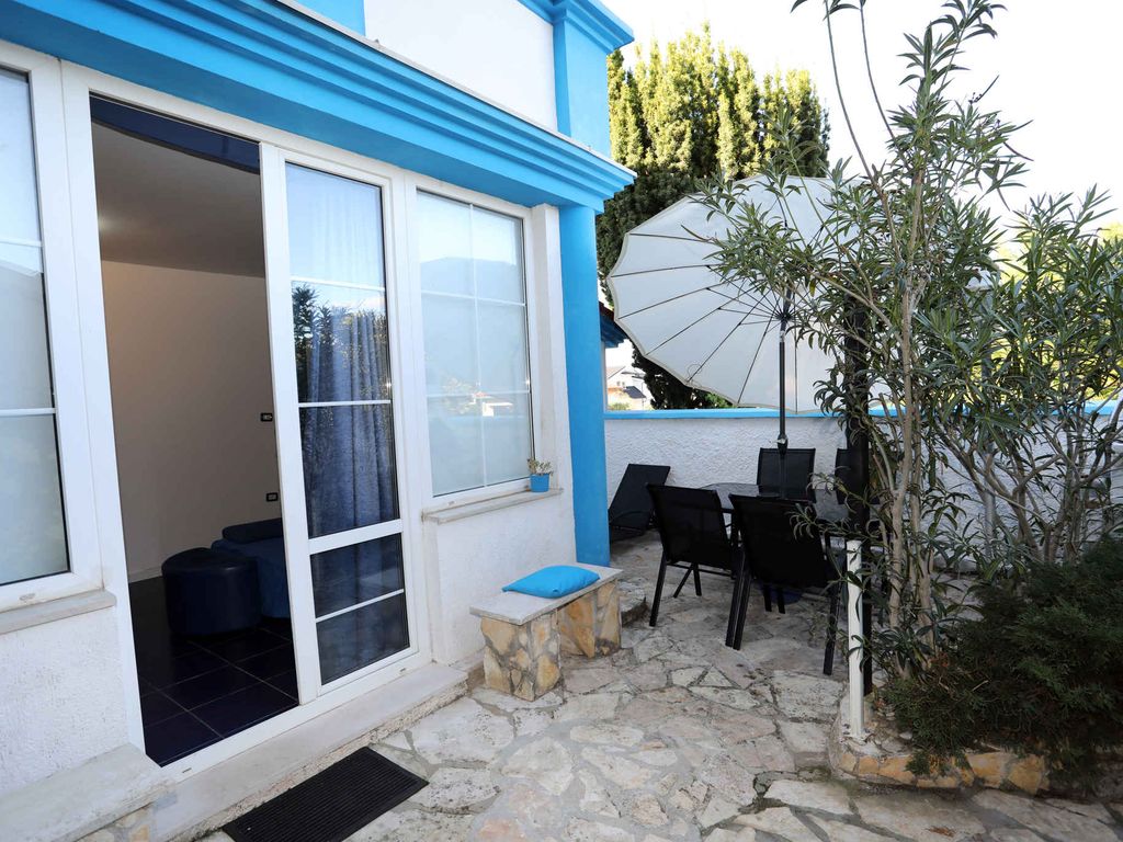 Ferienwohnung mit privater Terrasse und Grillmöglichkeit