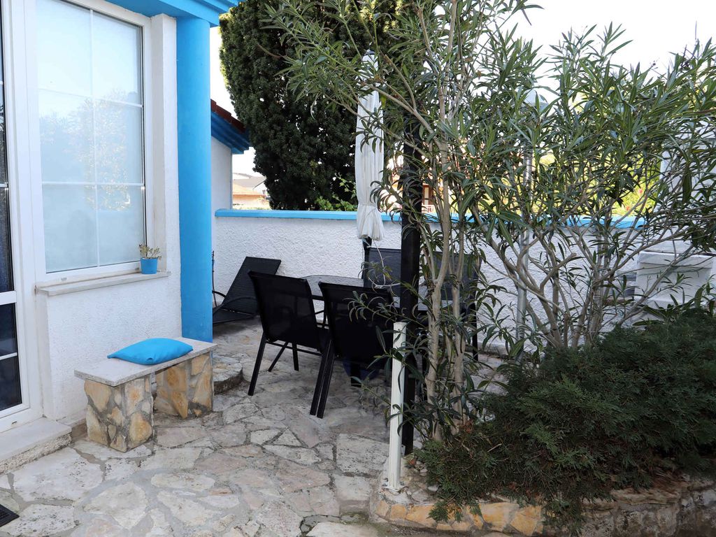 Ferienwohnung mit privater Terrasse und Grillmöglichkeit