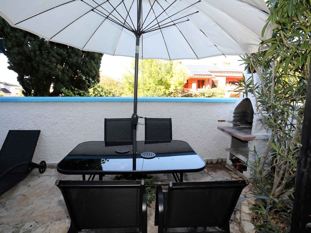 Ferienwohnung mit privater Terrasse und Grillmöglichkeit