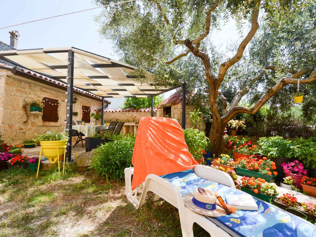 Ferienwohnung mit Terrasse und Klimaanage