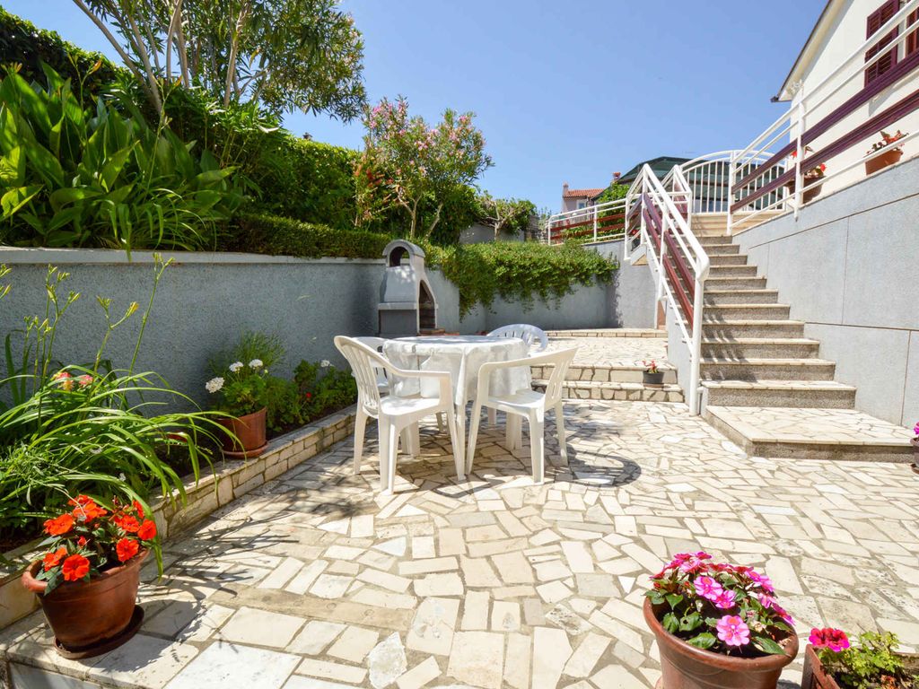 Ferienwohnung mit Terrasse und Klimaanlage