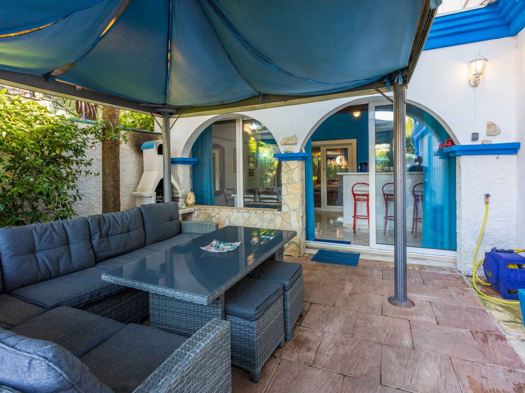 Ferienwohnung mit gemütlicher Terrasse und Grill