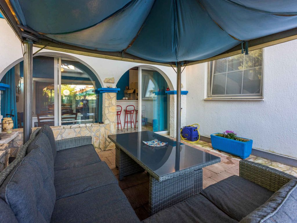 Ferienwohnung mit gemütlicher Terrasse und Grill