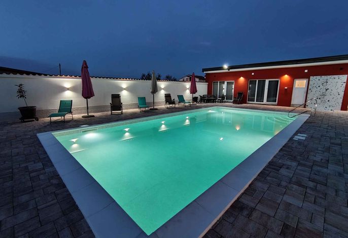 Ferienwohnung mit Pool und Klimaanlage