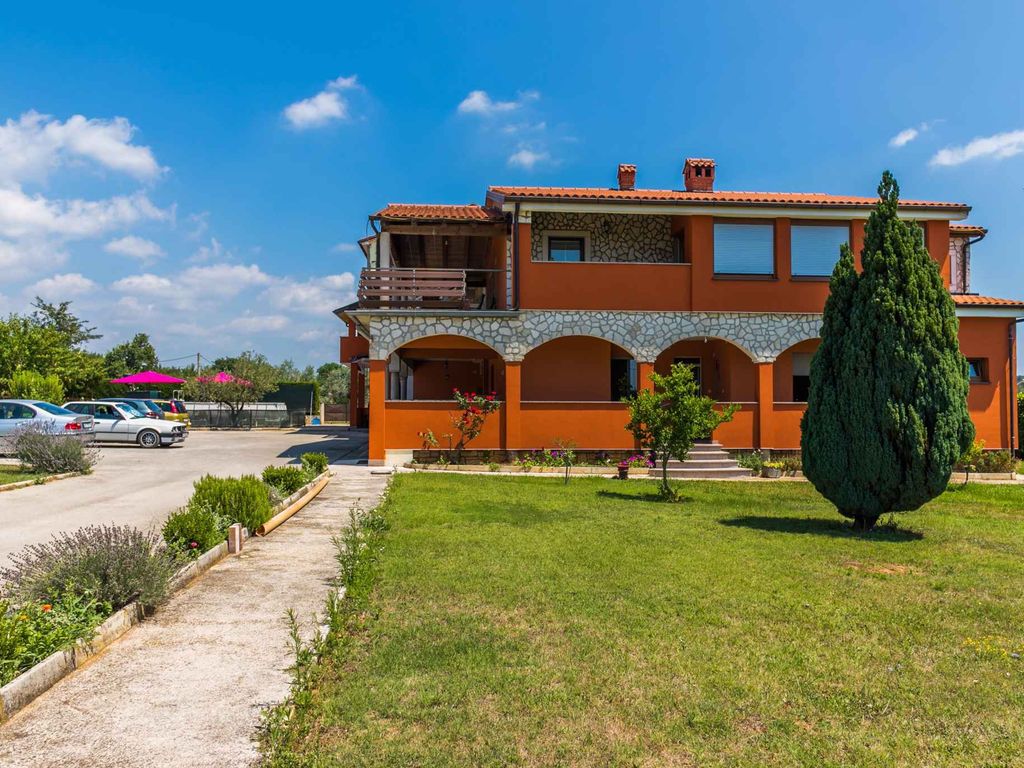 Ferienwohnung Unterkunft mit Pool