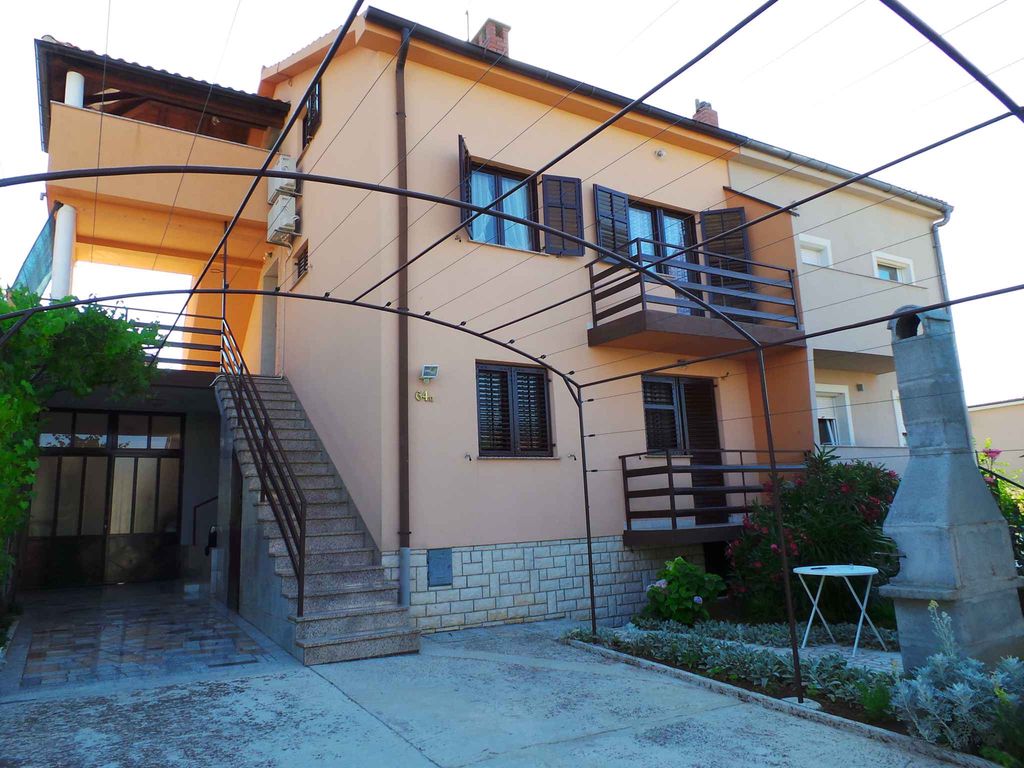 Ferienwohnung mit Klimaanlage und Terrasse