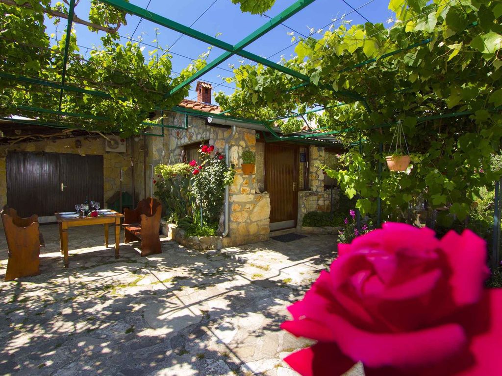 Ferienhaus mit eigener Terrasse und Pool