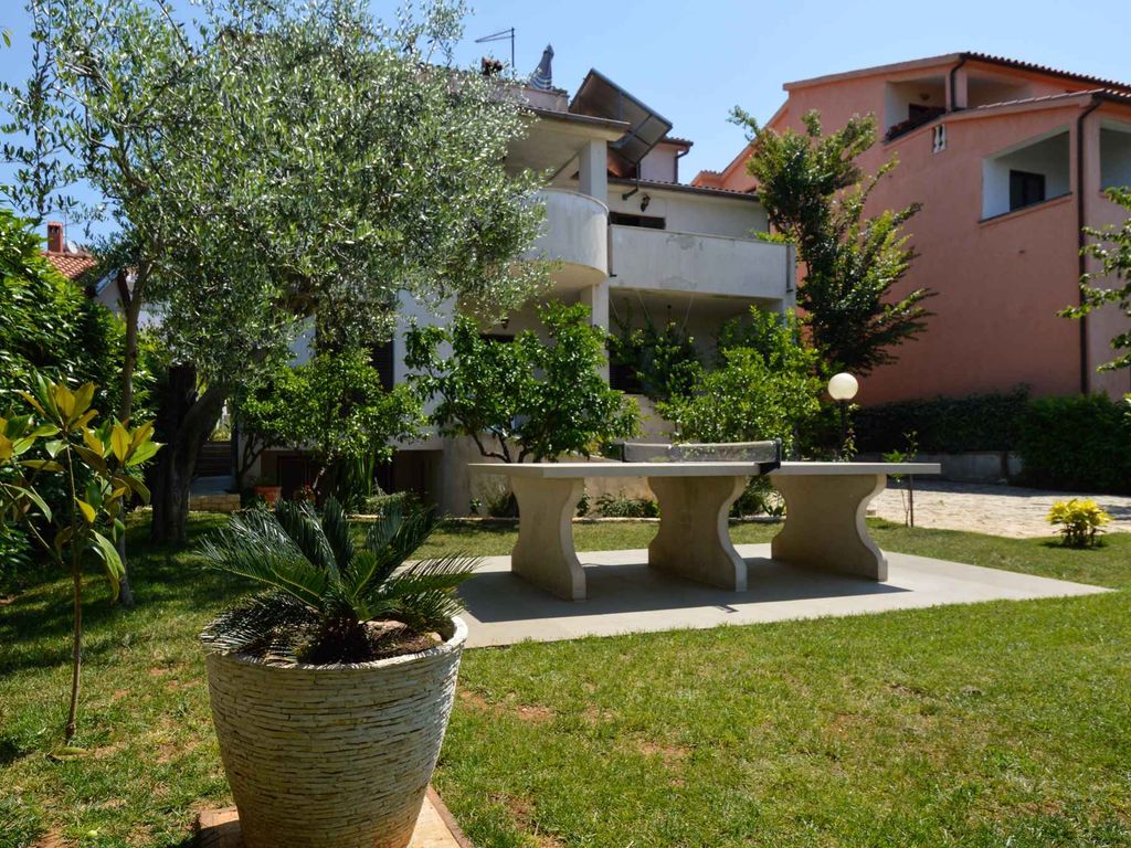 Ferienwohnung mit Klimaanlage und Balkon