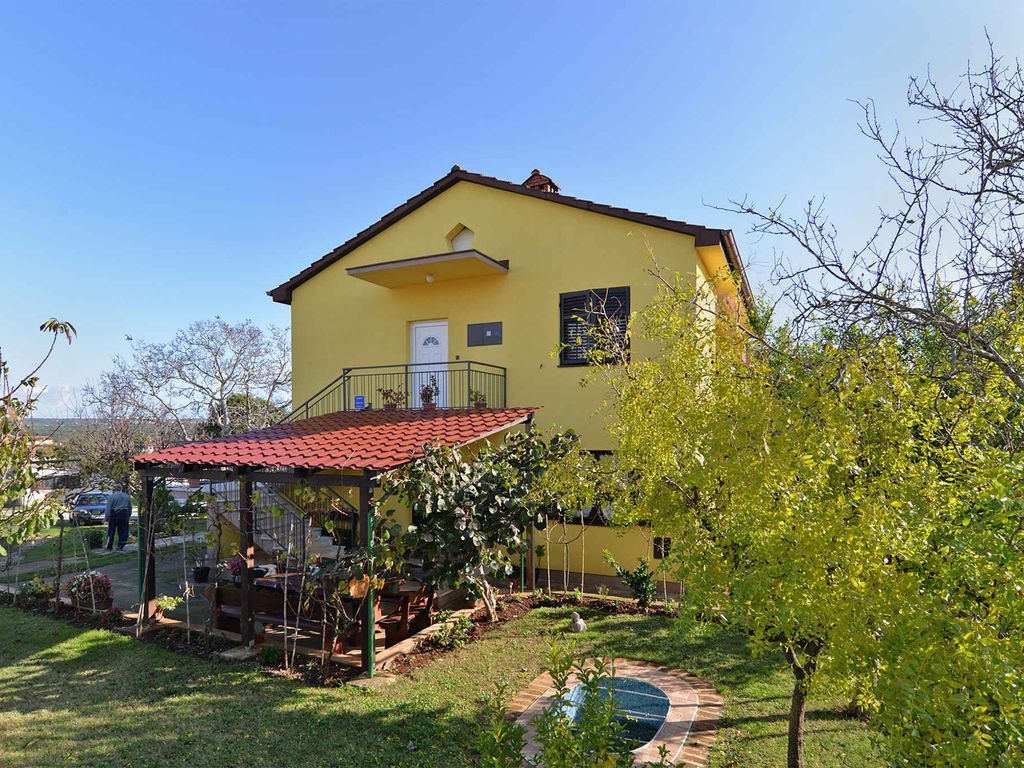 Ferienwohnung mit Balkon und Klimaanlage