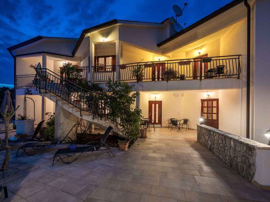 Ferienwohnung mit Terrasse und Meerblick